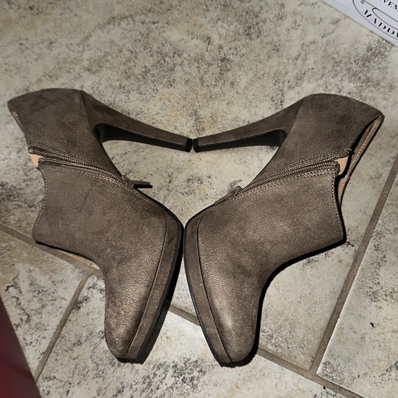 MERONA Molly nude suede boot heels, size 9! - Picture 2 of 5